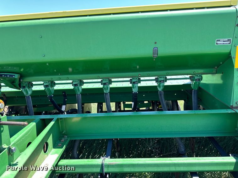 image for item EQ4775 John Deere 9400 grain drill