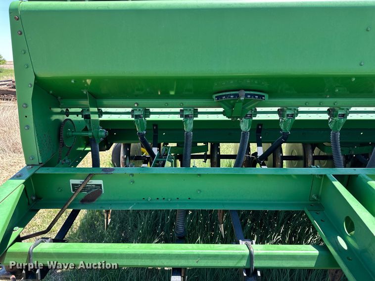 image for item EQ4775 John Deere 9400 grain drill