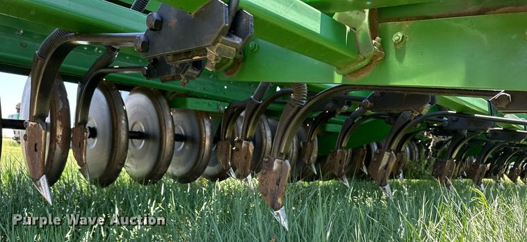 image for item EQ4775 John Deere 9400 grain drill