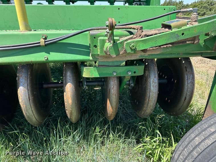 image for item EQ4775 John Deere 9400 grain drill