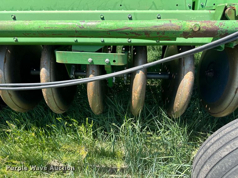 image for item EQ4775 John Deere 9400 grain drill