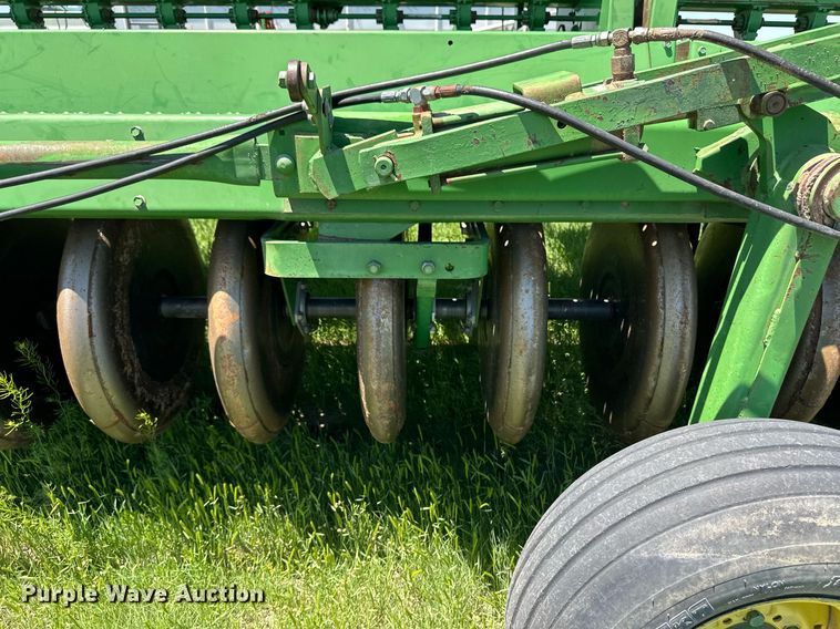 image for item EQ4775 John Deere 9400 grain drill