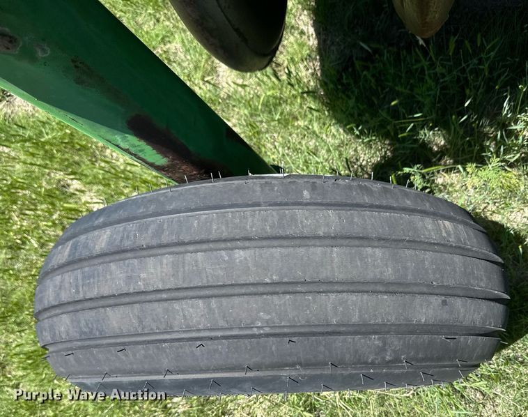 image for item EQ4775 John Deere 9400 grain drill