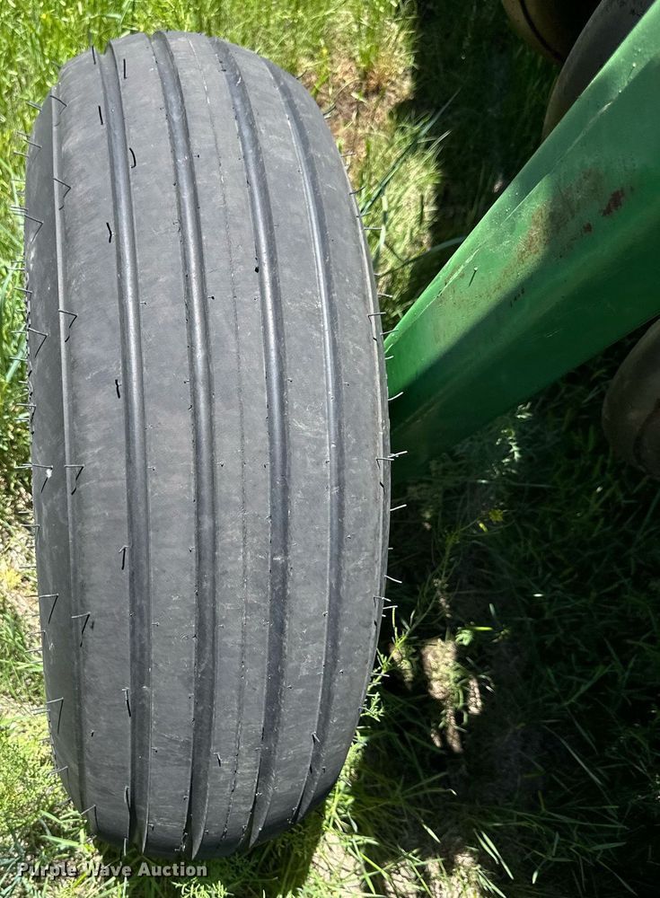 image for item EQ4775 John Deere 9400 grain drill