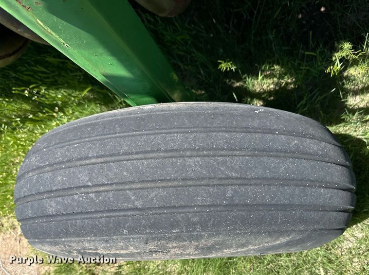 image for item EQ4775 John Deere 9400 grain drill