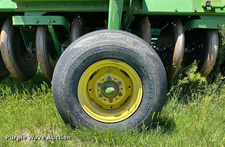 image for item EQ4775 John Deere 9400 grain drill