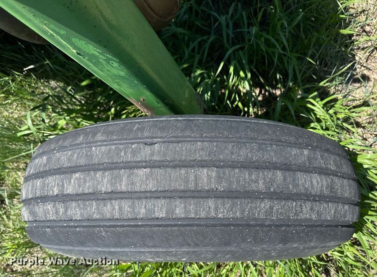 image for item EQ4775 John Deere 9400 grain drill