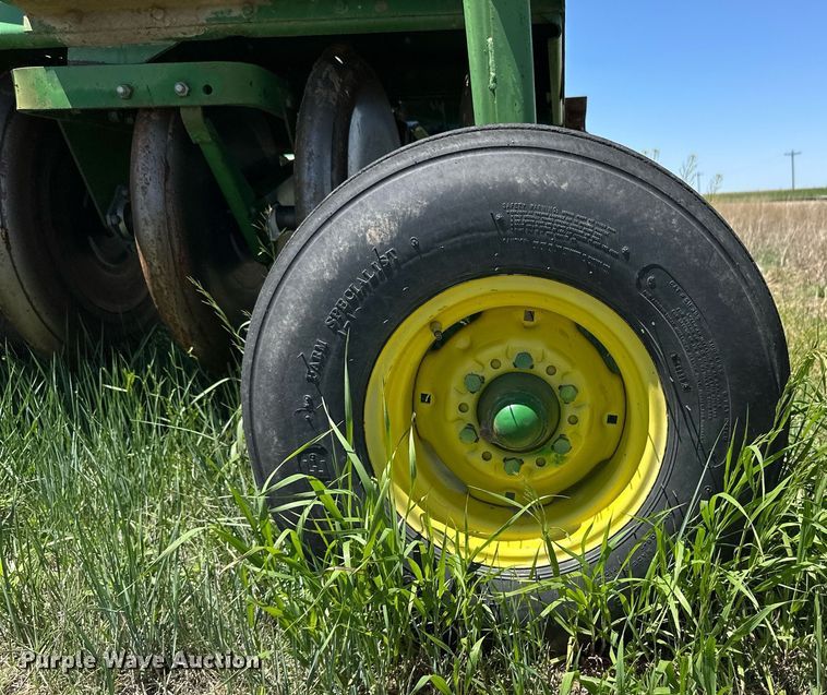 image for item EQ4775 John Deere 9400 grain drill
