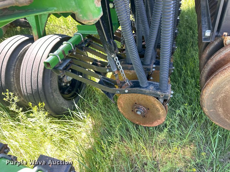 image for item EQ4779 Great Plains Full Press 30 HC grain drill