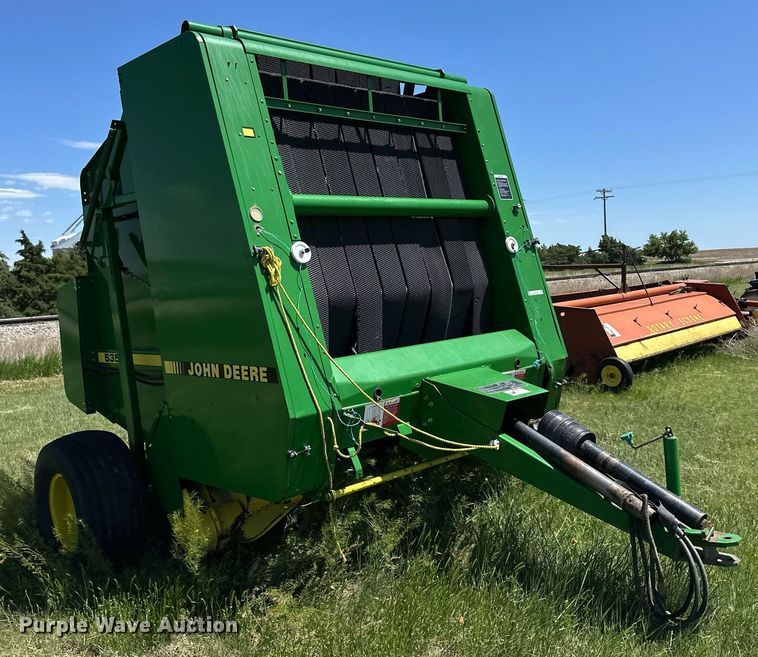 image for item EQ4781 1991 John Deere 535 round baler