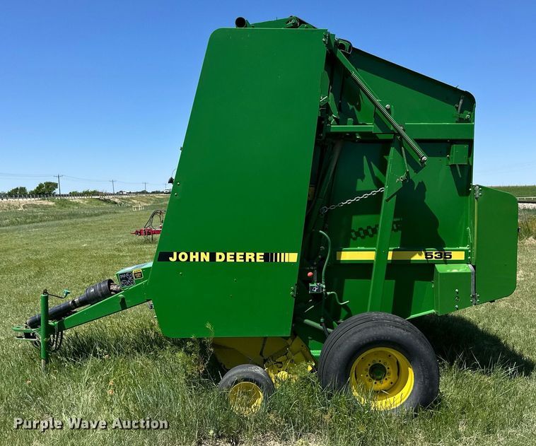 image for item EQ4781 1991 John Deere 535 round baler
