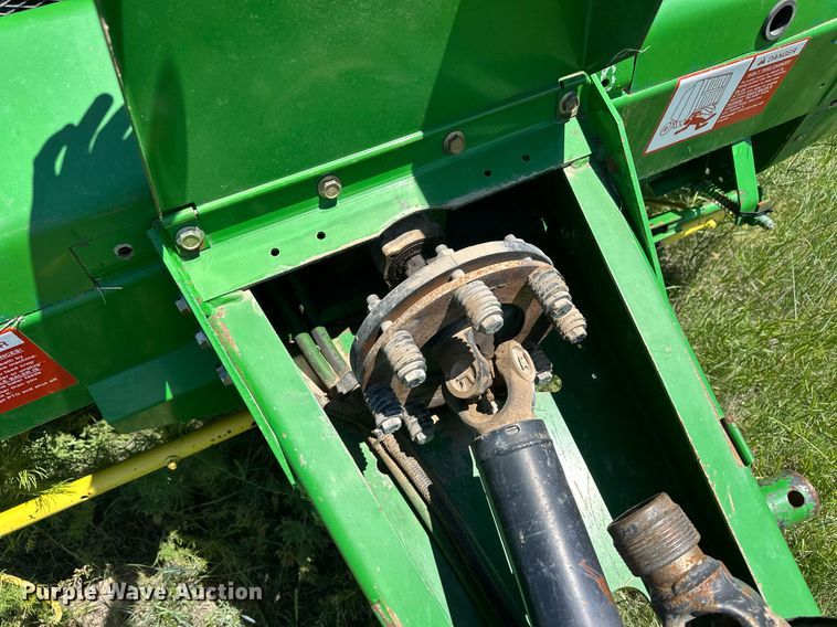 image for item EQ4781 1991 John Deere 535 round baler