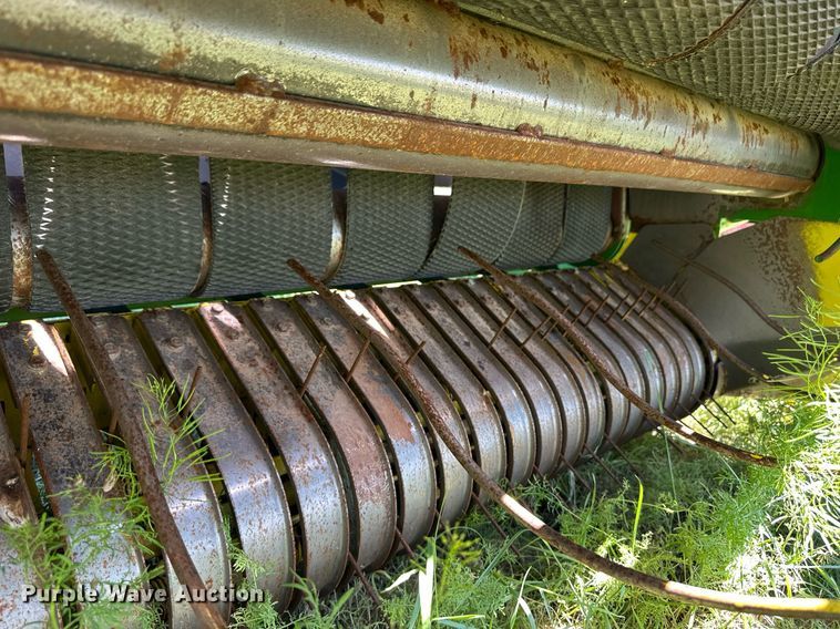 image for item EQ4781 1991 John Deere 535 round baler