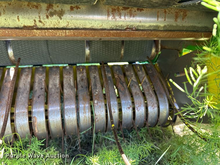image for item EQ4781 1991 John Deere 535 round baler