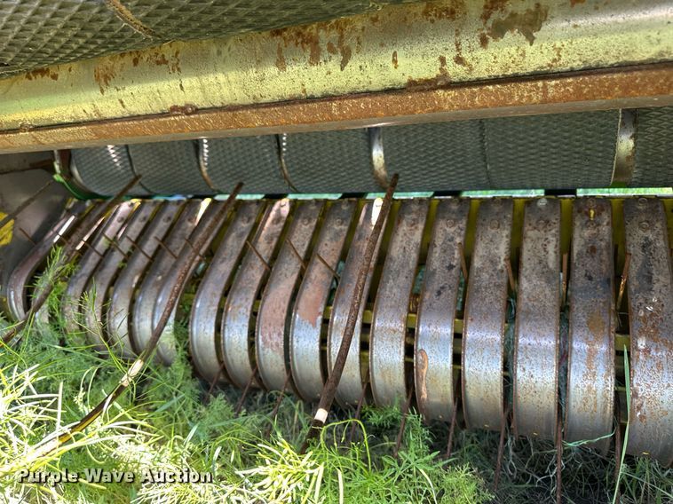 image for item EQ4781 1991 John Deere 535 round baler