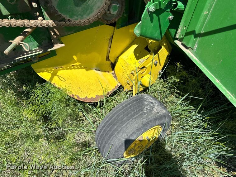 image for item EQ4781 1991 John Deere 535 round baler