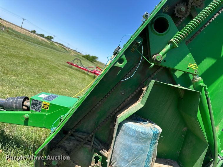 image for item EQ4781 1991 John Deere 535 round baler