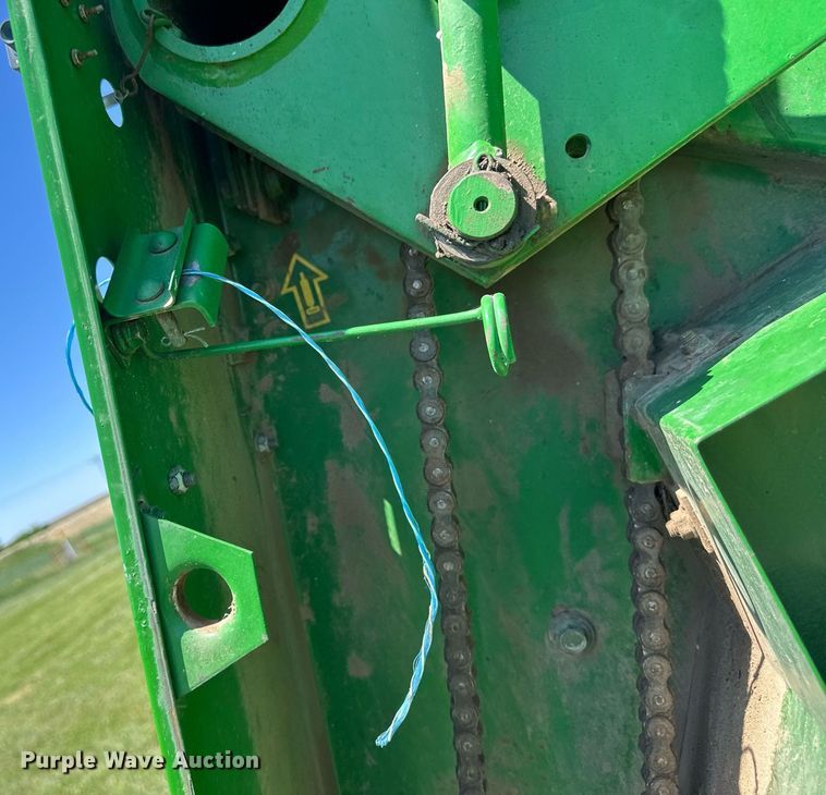image for item EQ4781 1991 John Deere 535 round baler