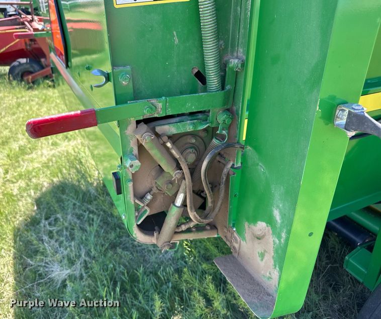 image for item EQ4781 1991 John Deere 535 round baler