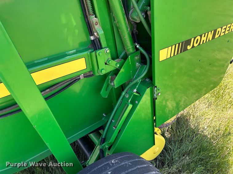 image for item EQ4781 1991 John Deere 535 round baler
