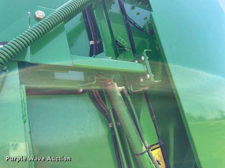 image for item EQ4781 1991 John Deere 535 round baler