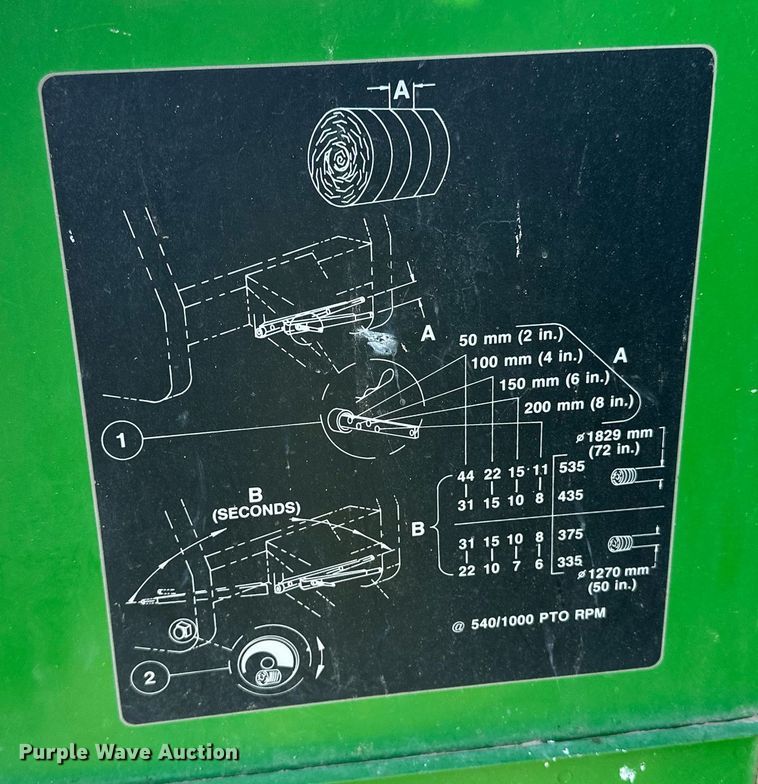 image for item EQ4781 1991 John Deere 535 round baler