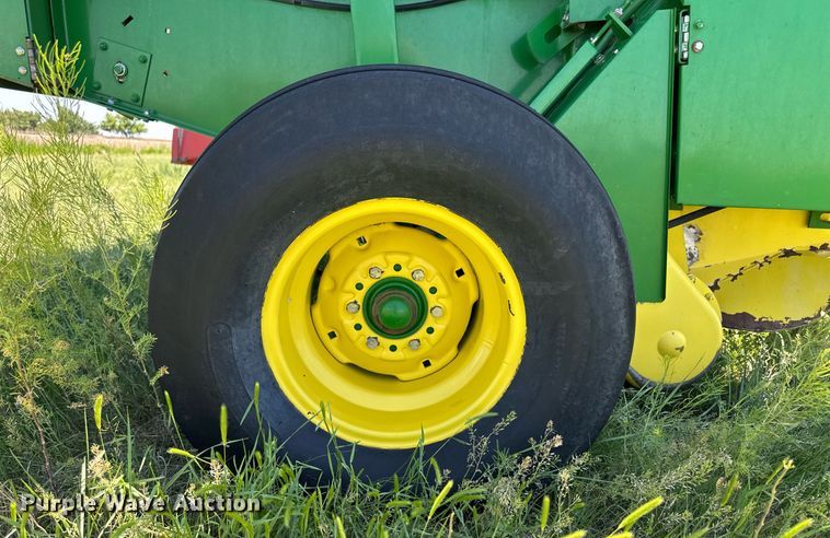image for item EQ4781 1991 John Deere 535 round baler