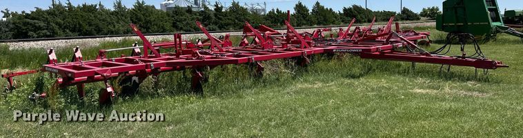 image for item EQ4782 Sunflower 3392 sweep plow