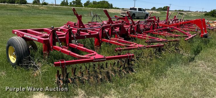 image for item EQ4782 Sunflower 3392 sweep plow
