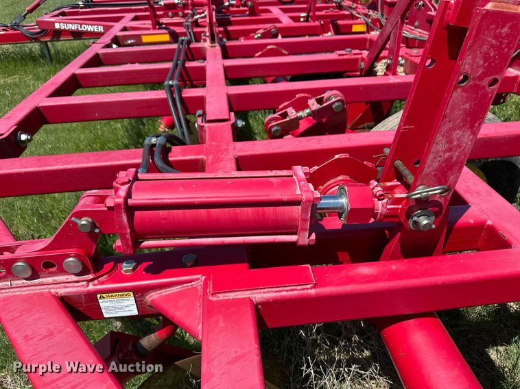 image for item EQ4782 Sunflower 3392 sweep plow