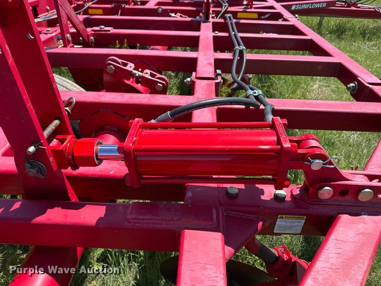 image for item EQ4782 Sunflower 3392 sweep plow