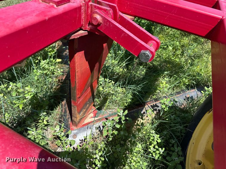 image for item EQ4782 Sunflower 3392 sweep plow