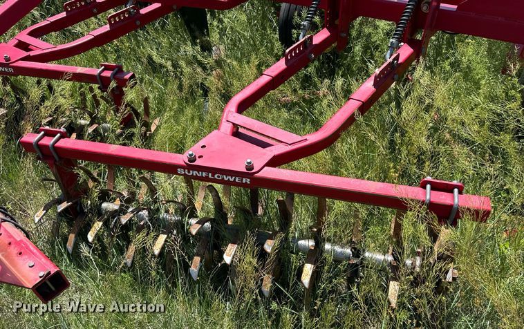 image for item EQ4782 Sunflower 3392 sweep plow