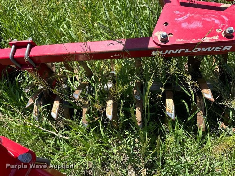 image for item EQ4782 Sunflower 3392 sweep plow