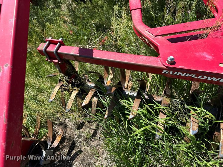 image for item EQ4782 Sunflower 3392 sweep plow