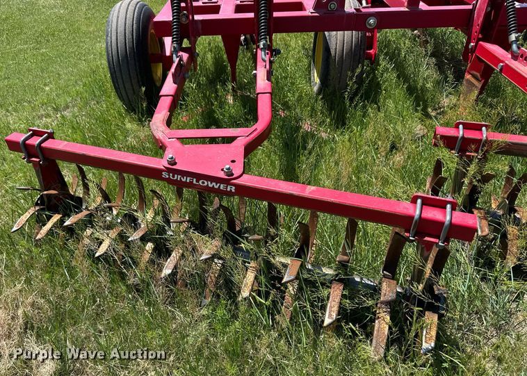 image for item EQ4782 Sunflower 3392 sweep plow