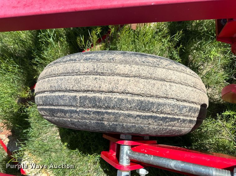 image for item EQ4782 Sunflower 3392 sweep plow