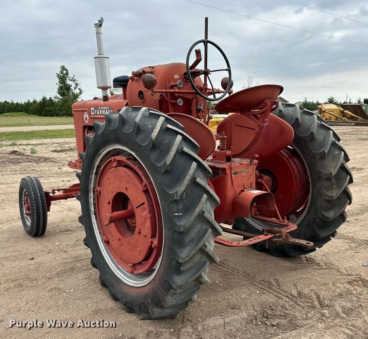 image for item EQ4796 1952 International Harvester McCormick Farmall Super M tractor