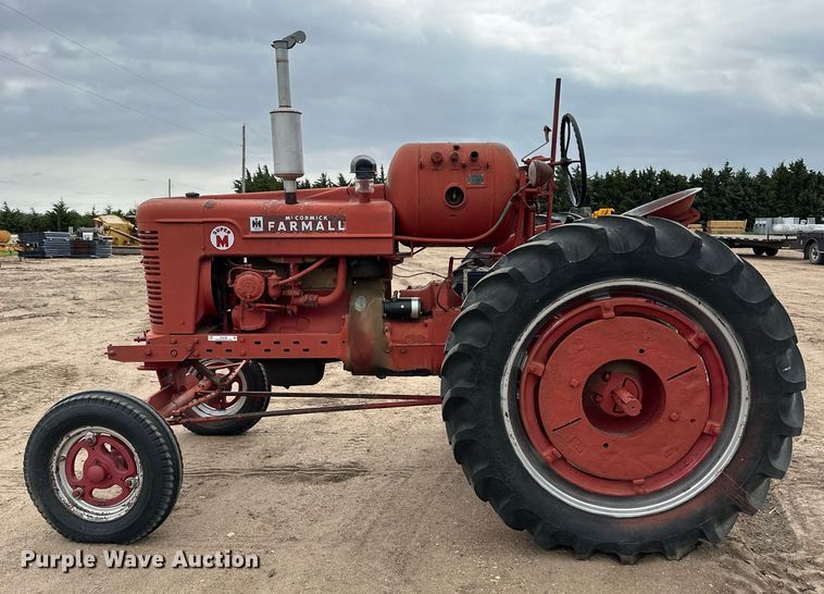 image for item EQ4796 1952 International Harvester McCormick Farmall Super M tractor