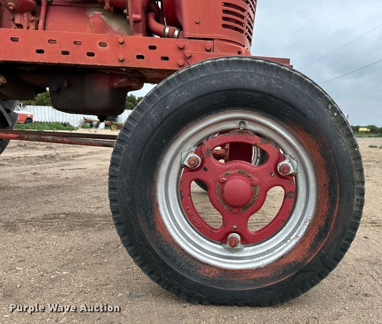 image for item EQ4796 1952 International Harvester McCormick Farmall Super M tractor