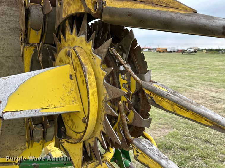 image for item EQ4798 John Deere rotary forage head