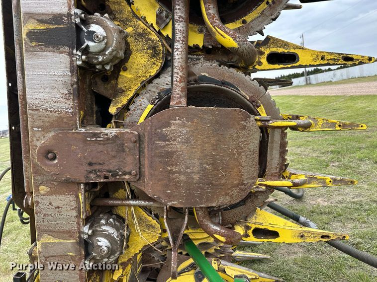 image for item EQ4798 John Deere rotary forage head