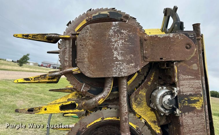 image for item EQ4798 John Deere rotary forage head