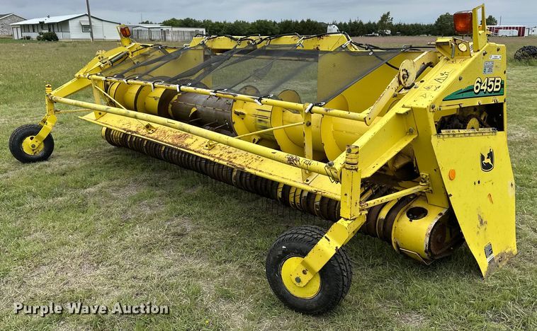 image for item EQ4799 2006 John Deere 645B pickup head