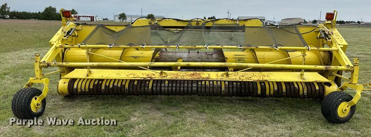 image for item EQ4799 2006 John Deere 645B pickup head