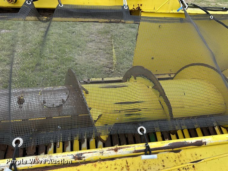 image for item EQ4799 2006 John Deere 645B pickup head