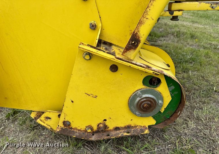 image for item EQ4799 2006 John Deere 645B pickup head