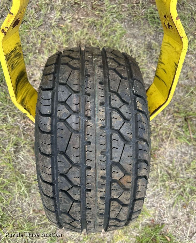 image for item EQ4799 2006 John Deere 645B pickup head