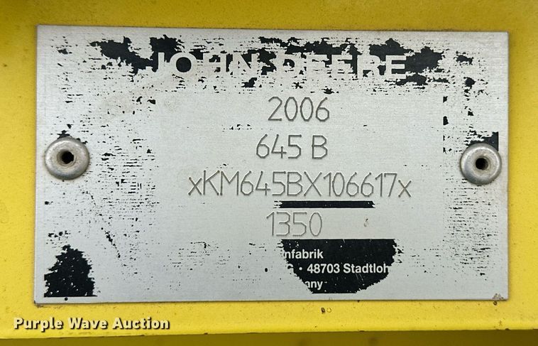 image for item EQ4799 2006 John Deere 645B pickup head