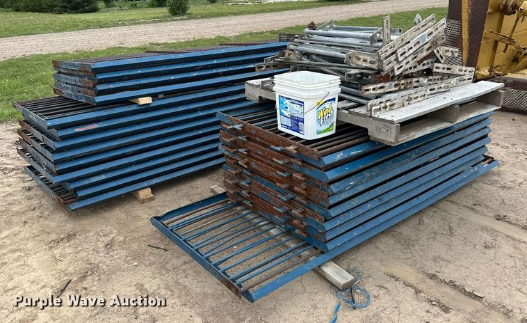 image for item EQ4812 (42) hog panels